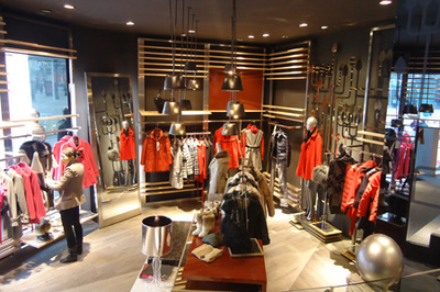 HON.B_53550紅貝緹_女裝_店鋪展示深圳市榮子服飾